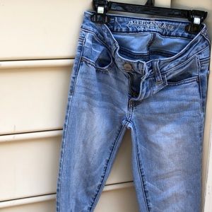 American Eagle Lightwash Skinny Jeans
